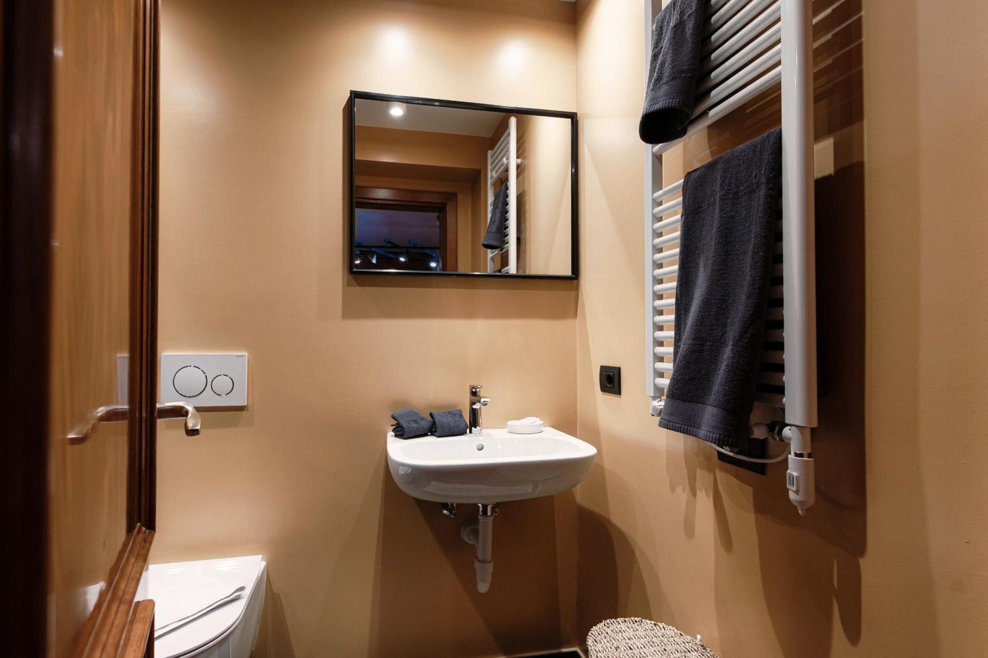 Ferienwohnung Crotto Polirolo - The House Of Travelers Cernobbio Exterior foto